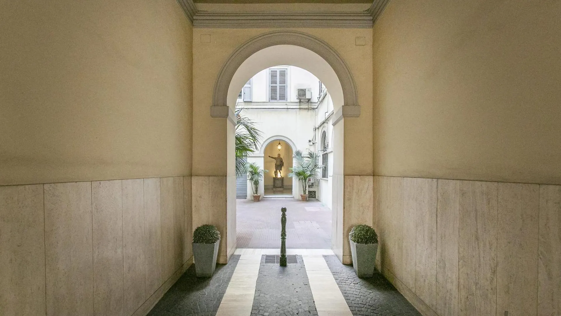Attico Nel Cuore Di Roma 0*,